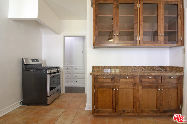 3403 Glenhurst Avenue, Los Angeles CA: https://media.crmls.org/mediaz/230ad662-cf91-4f1b-9189-ac3f0b6bbcd5.jpg