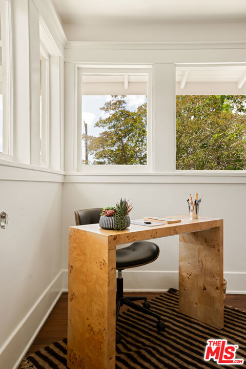 225 S Ardmore Avenue, Los Angeles CA: https://media.crmls.org/mediaz/230aeea0-77a9-43fb-b622-90ddaf944311.jpg