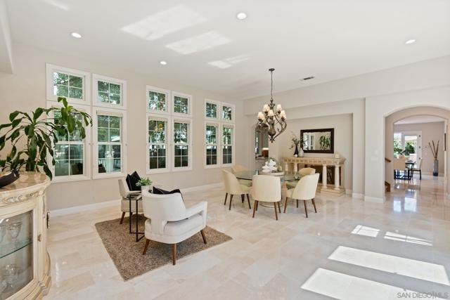 15583 Rising River Pl. S, San Diego CA: https://media.crmls.org/mediaz/230af364-4118-4966-a986-b0f2e15b9ef1.jpg