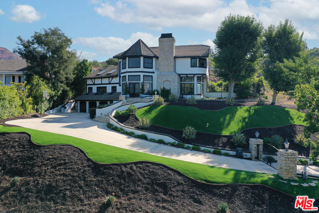 5555 Little Fawn Court