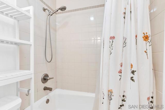 3136 Via Alicante, La Jolla CA: https://media.crmls.org/mediaz/230b2d24-31c2-4926-bc74-778c17c4dd26.jpg