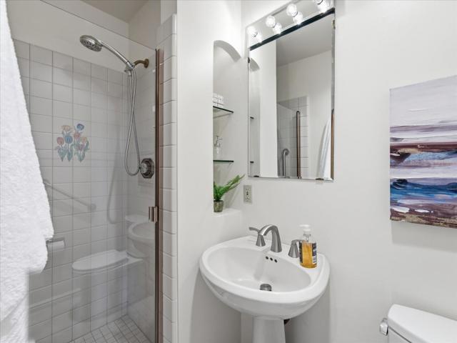 Image 30 of 40 For 25564 Fernhill Drive