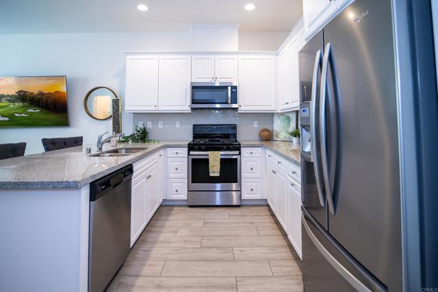 Detail Gallery Image 4 of 28 For 1291 Camino Carmelo #148,  Chula Vista,  CA 91913 - 3 Beds | 2/1 Baths
