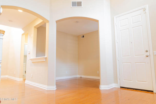 3063 Espana Lane, Thousand Oaks CA: https://media.crmls.org/mediaz/230bef3c-1413-431e-a0a6-9e602057538a.jpg