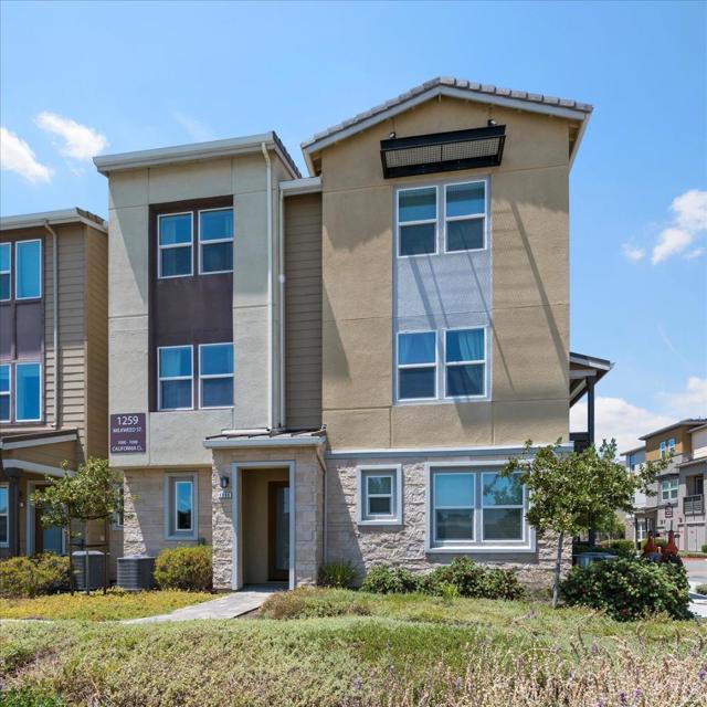 1090 California Circle, Milpitas CA: https://media.crmls.org/mediaz/230bffed-24ee-4831-96c6-b9b713f8a6df.jpg