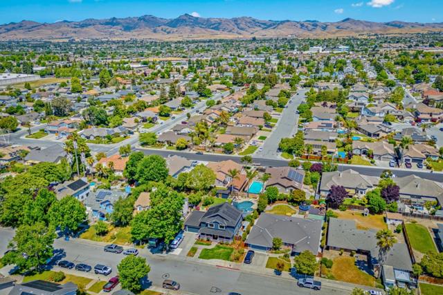 1851 Severinsen Street, Hollister CA: https://media.crmls.org/mediaz/230c4c28-6ab1-48ea-9410-538e0a0142fe.jpg