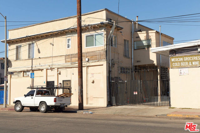 701 N Fickett Street, Los Angeles CA: https://media.crmls.org/mediaz/230c7eb7-6255-4dab-ac51-df6cc0243d0f.jpg