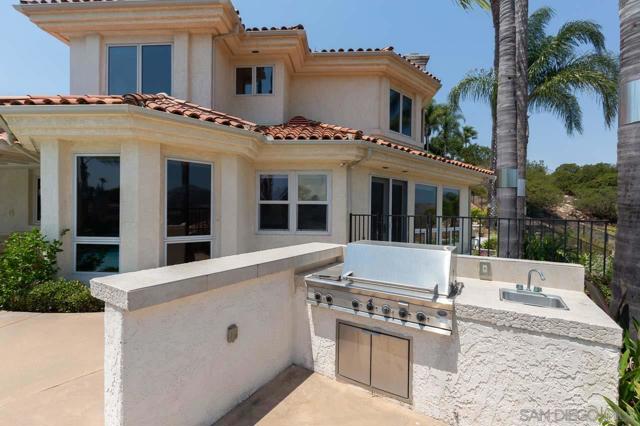 13388 Highlands Ranch Rd, Poway CA: https://media.crmls.org/mediaz/230cf062-87ed-4e68-a61e-aedeed354bd4.jpg