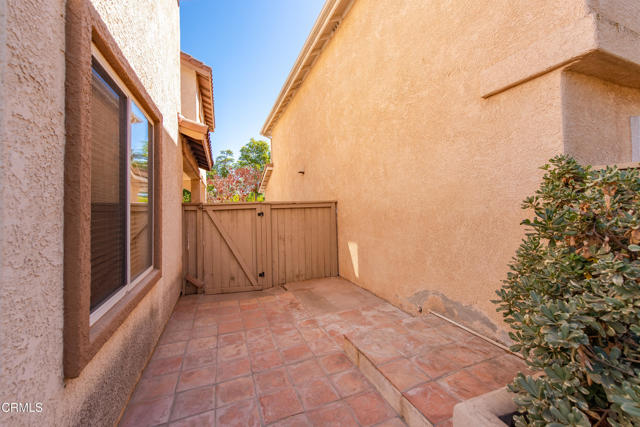 1529 La Verada Court, Camarillo CA: https://media.crmls.org/mediaz/230d19c3-e22b-4f9a-b037-f755d0b375b1.jpg