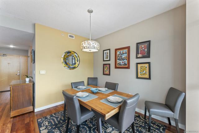 850 Beech Street, San Diego CA: https://media.crmls.org/mediaz/230ddf47-6a49-41b7-8c4f-2674d40ff696.jpg