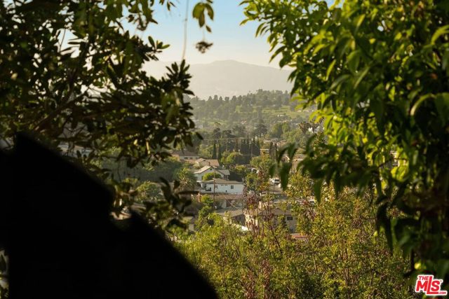 3130 Isabel, Los Angeles CA: https://media.crmls.org/mediaz/230e1226-59b7-45fb-9725-cd8c758fec1f.jpg