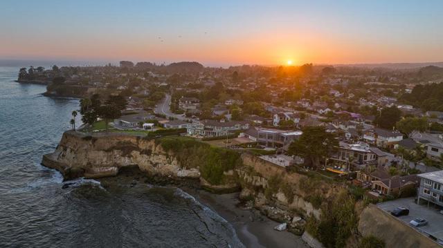 4790 Opal Cliff Drive, Santa Cruz CA: https://media.crmls.org/mediaz/230e883a-2be7-4e08-aefc-04002820f1e5.jpg