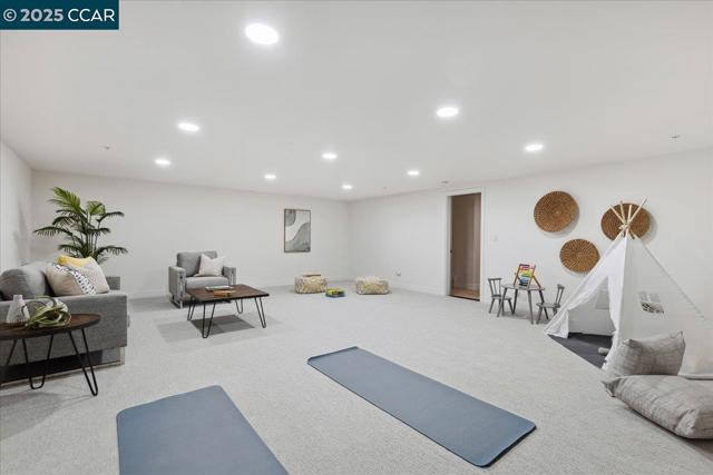 38 Citron Knoll, Orinda CA: https://media.crmls.org/mediaz/230f295b-c889-4d3b-a02c-300915978fb9.jpg
