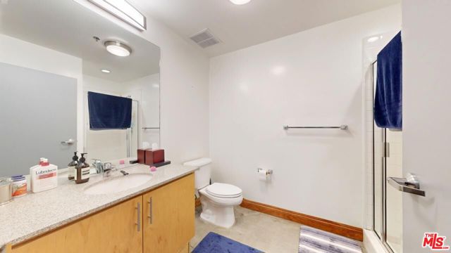 1130 S Flower Street, Los Angeles CA: https://media.crmls.org/mediaz/23106026-ac99-4ff1-84b1-71651ac4c240.jpg
