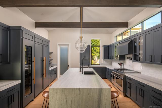 12994 Via Esperia, Del Mar CA: https://media.crmls.org/mediaz/23106cbb-0d70-4ce5-b5ad-a4a45a3bfd18.jpg