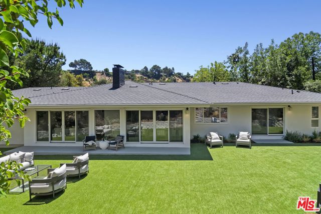 4031 Deerhorn Drive, Sherman Oaks CA: https://media.crmls.org/mediaz/2310b2cb-0206-4038-981d-e31d4a0bb873.jpg