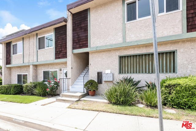 2223 Clark Lane, Redondo Beach, California 90278, 3 Bedrooms Bedrooms, ,2 BathroomsBathrooms,Residential,Sold,Clark,21764080