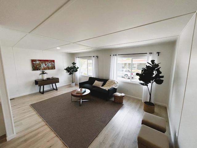 8282 Murray Avenue, Gilroy CA: https://media.crmls.org/mediaz/2311d5fc-197f-412d-9ae7-b78d3bc5bf5a.jpg