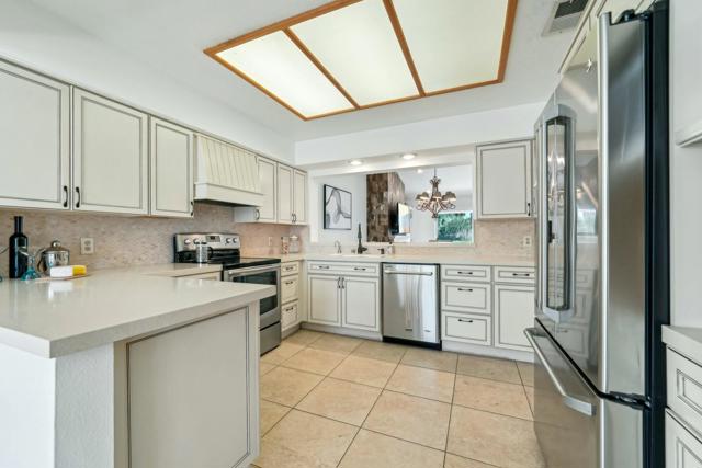 152 Falls Court, Palm Desert CA: https://media.crmls.org/mediaz/2312040c-85f6-4a16-bca6-2a7228a56843.jpg