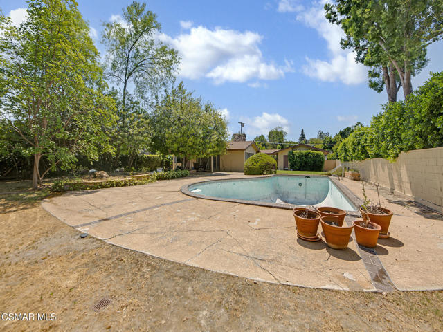 5448 Bothwell Road, Tarzana CA: https://media.crmls.org/mediaz/23122314-4a18-4a98-af2c-c88c570310bd.jpg