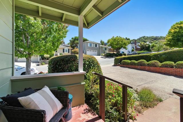 120 42nd Avenue, San Mateo CA: https://media.crmls.org/mediaz/2312782b-3640-4892-af12-4280c20aad10.jpg