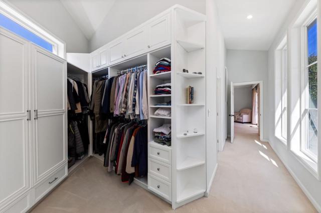 401 Hillsborough Boulevard, Hillsborough CA: https://media.crmls.org/mediaz/23127dad-67b3-4a76-b189-160839c106b7.jpg