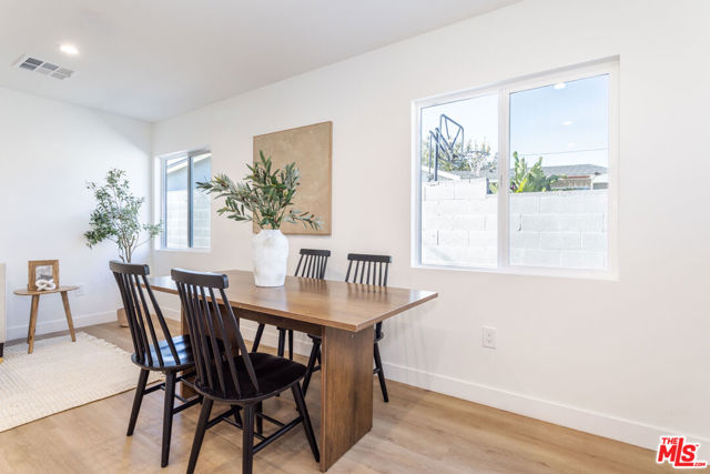 14365 Berg Street, Sylmar CA: https://media.crmls.org/mediaz/2312ec73-7415-4868-92e6-e4baeb6038ed.jpg