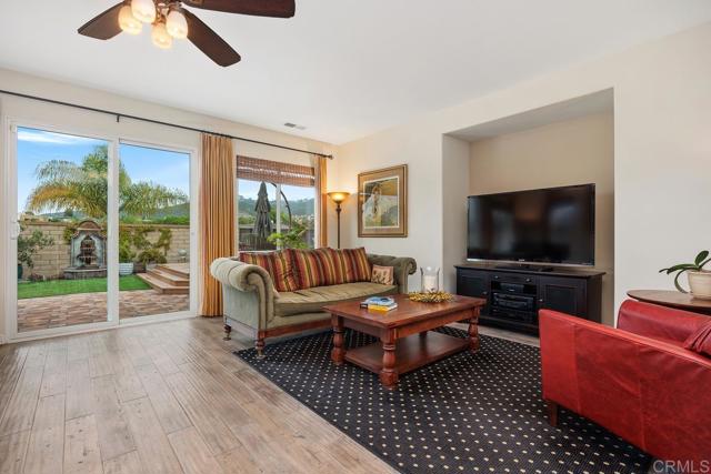 601 Carnation Court, San Marcos CA: https://media.crmls.org/mediaz/23140959-50d9-46ba-b6d5-d9a1dc266998.jpg
