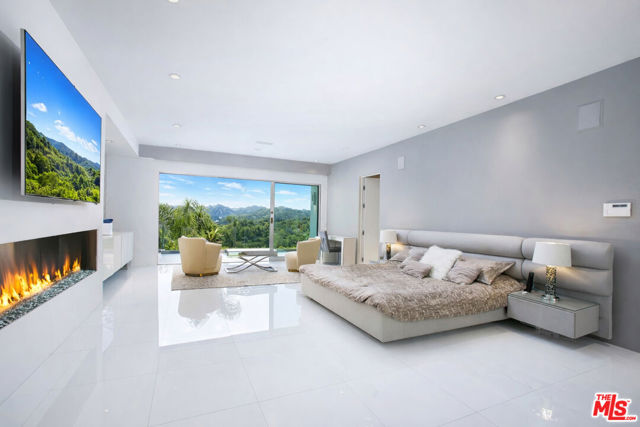 2791 Ellison Drive, Beverly Hills CA: https://media.crmls.org/mediaz/23149e20-a9f3-42c4-aa14-1d7a671a2bef.jpg