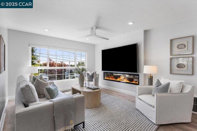 5030 Ray Ave, Castro Valley CA: https://media.crmls.org/mediaz/2314c4d5-1e37-42d9-b5ff-37d59bfd9134.jpg