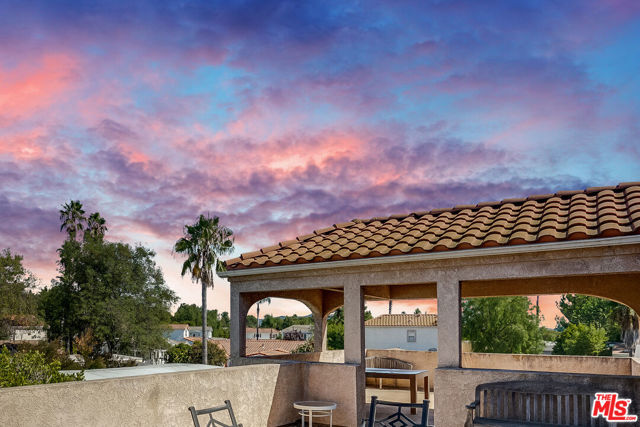 121 Navajo Lane, Topanga CA: https://media.crmls.org/mediaz/2314fa4c-e22f-4bd7-888b-e98477c42430.jpg