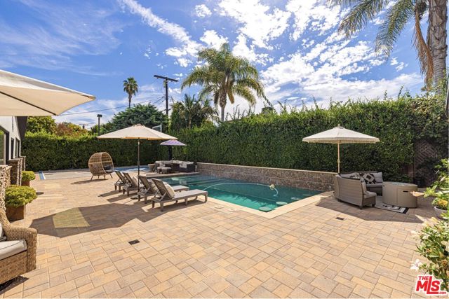 22450 Hatteras Street, Woodland Hills CA: https://media.crmls.org/mediaz/2315a5fd-ea98-43b3-89a8-23f77a7fcf25.jpg