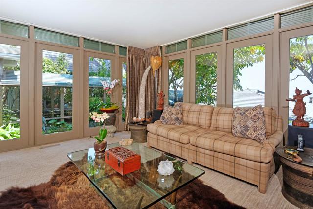 567 GAGE LANE, San Diego CA: https://media.crmls.org/mediaz/231630d7-e50f-428e-86fd-eff5d483e960.jpg