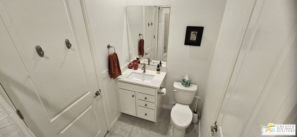 https://media.crmls.org/mediaz/2316cfe4-7990-464a-8f2f-6ed04ee57768.jpg?preset=X-Large