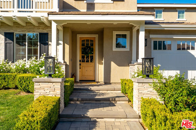 22499 Leaf Spring Court, Santa Clarita CA: https://media.crmls.org/mediaz/2317cb8d-ea6a-4dcc-8248-0f68a8603340.jpg