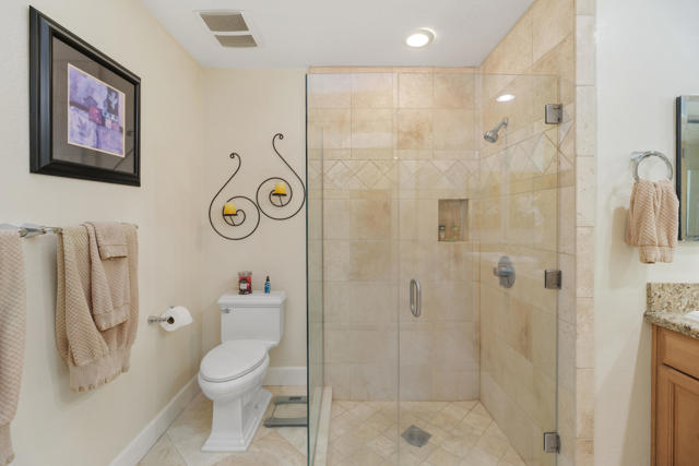 240 Santa Barbara Circle, Palm Desert CA: https://media.crmls.org/mediaz/2318339b-08dc-46af-96f0-d9d6f320ac5f.jpg
