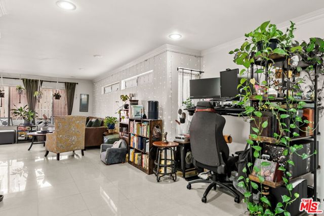 10249 Tujunga Canyon Boulevard, Tujunga CA: https://media.crmls.org/mediaz/23185c8a-52f2-45a9-8967-51c409e5c4e1.jpg