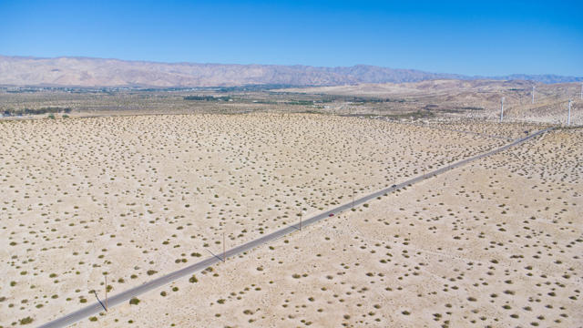 5 .50 Varner Road, Cathedral City CA: https://media.crmls.org/mediaz/2318778c-f247-4466-8f41-9febd98a204a.jpg
