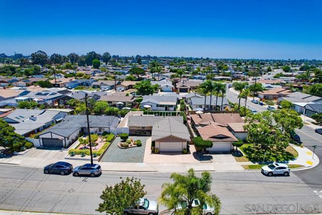 5215 Palmyra Ave, San Diego CA: https://media.crmls.org/mediaz/2318f2ca-6870-4414-8300-3f7475262c52.jpg