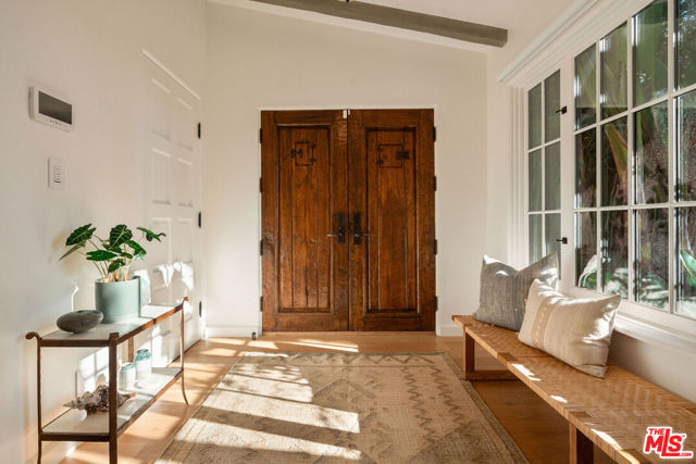 Image 9 of 72 For 705 Palisades Beach Road