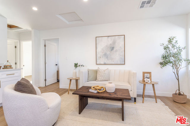 14365 Berg Street, Sylmar CA: https://media.crmls.org/mediaz/23194022-3328-43c0-8a91-d582724567c0.jpg