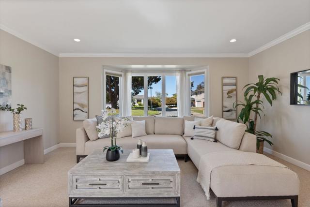 372 Bluefish Court, Foster City CA: https://media.crmls.org/mediaz/231b5e0b-3116-4cc7-8680-4d273eebfad1.jpg