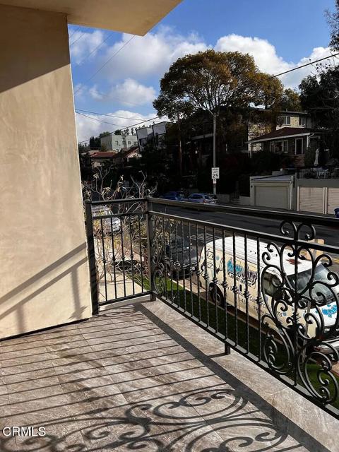 Detail Gallery Image 11 of 19 For 1111 Echo Park Ave #202,  Los Angeles,  CA 90026 - 1 Beds | 1 Baths