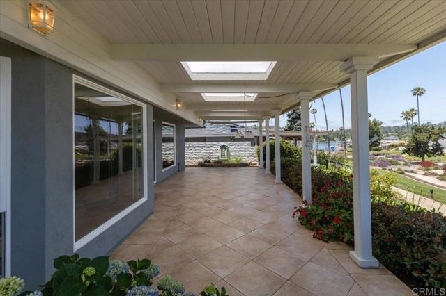 1406 La Loma Drive, San Marcos CA: https://media.crmls.org/mediaz/231b7990-9647-49ce-8bc3-a7a963bf713c.jpg