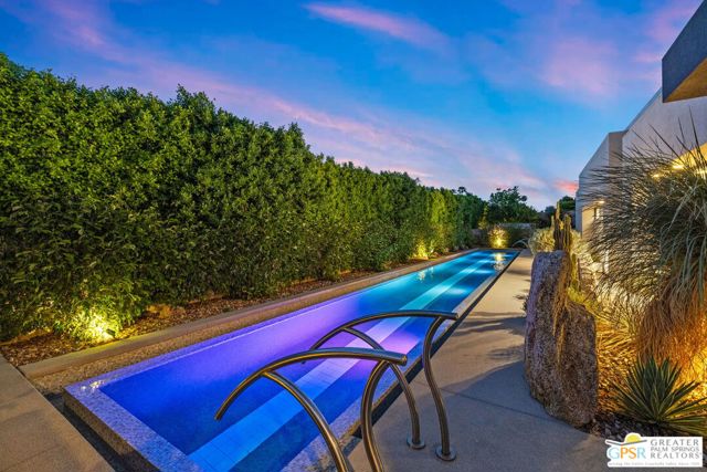 1 Sterling Ridge Drive, Rancho Mirage CA: https://media.crmls.org/mediaz/231bb38e-fbf2-4a03-8b6b-854a5f9291b3.jpg