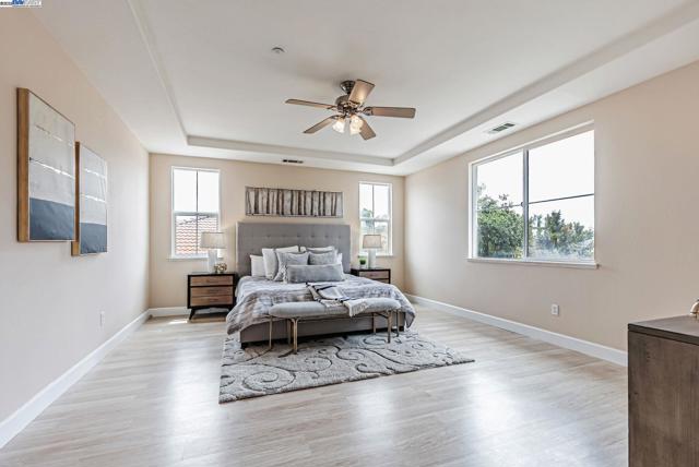 141 Pescara Blvd, Brentwood CA: https://media.crmls.org/mediaz/231c4709-3976-4477-86d9-e38766e72c9e.jpg