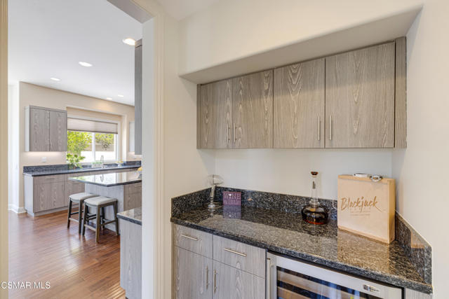 12430 Nelson Road, Moorpark CA: https://media.crmls.org/mediaz/231ccdc6-46e2-4769-8c52-0a6363a7ea56.jpg