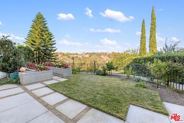 Drew Fenton | 2270 The Terrace Los Angeles CA | MLS: 7163298