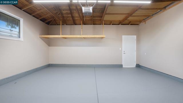 5517 Kirkwood Dr, Concord CA: https://media.crmls.org/mediaz/231e25b6-5f82-488e-8f89-d450ee50ba63.jpg