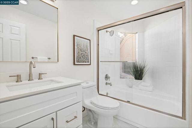 122 Cortona Dr, San Ramon CA: https://media.crmls.org/mediaz/231e75ce-4e22-402d-80d3-b26942c13d6b.jpg